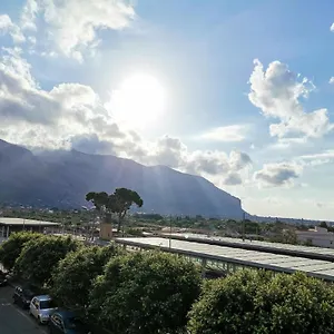 Le Métro , Carini Italia